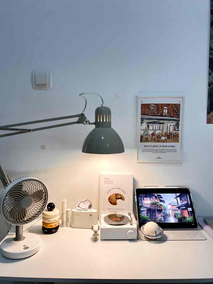 Situasi meja 🖥️


#desksetup #desksituation #ruangkerja
