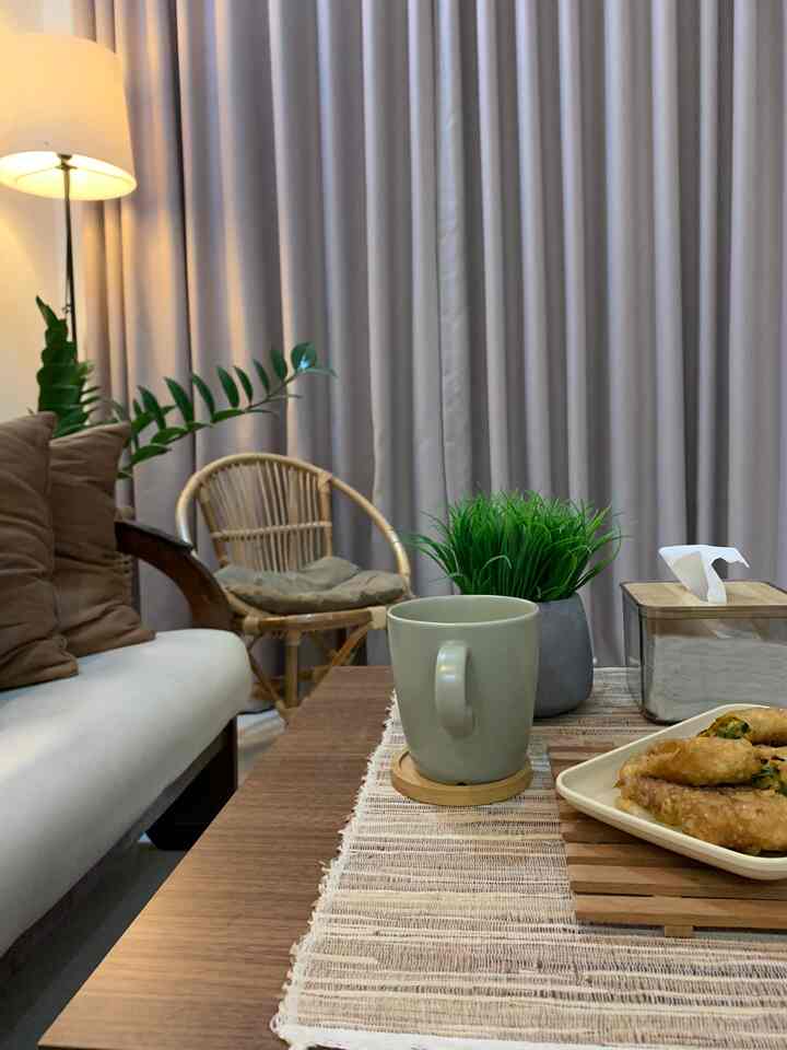 Living room mode malam 🤍🤎



#livingroomstyling #dekorasiruangtamu #ruangtamu #pernakpernikruangtamu #karpet #mejaruangtamu #ruangtamukecil 