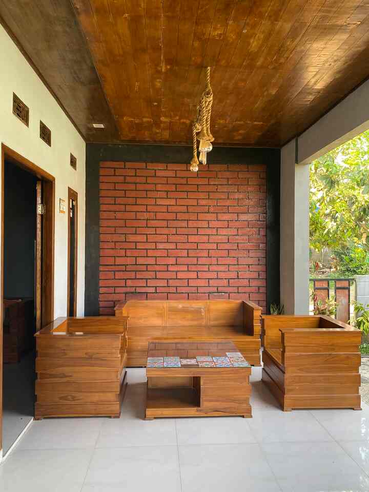 Teras rumah kami dengan set kursi kayu jati
#terasrumah #aesthetic #BTNOAS5