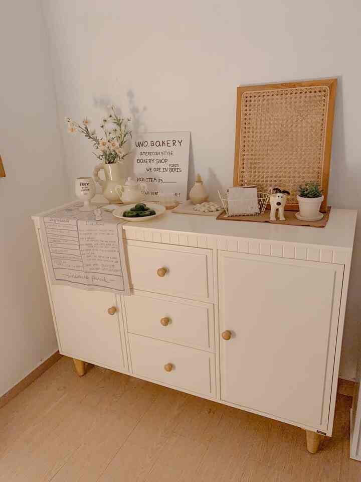 Night vibes di ruang studio ku 💡🫶🏻
Mencoba foto disudut minicornerku. Biasanya ini dijadikan coffee corner, tp kali ini ku ubah posisi sedikit dan mesin kopinya kupindahkan ke spot lainnya 😆

#korean #koreanroom #room #studio #koreanatudiyo