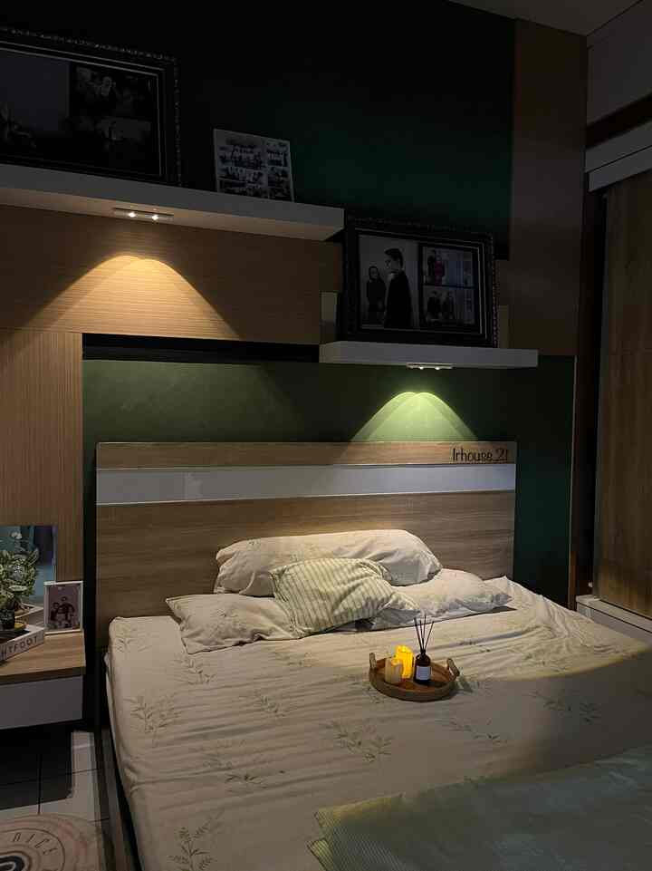 ✨Night Vibe✨

Night vibe di kamar utama, aku gunakan lampu sensor otomatis untuk memberikan ambience yang lebih warm dan romantis. Tips dari aku gunakan lampu yang wattnya rendah dan berwarna kuning/warm supaya tidur lebih nyaman, nyenyak dan berkualitas.

#NightVibe #LightingIdeas #LightingInspiration #bedroomideas #lifewithkids #depok