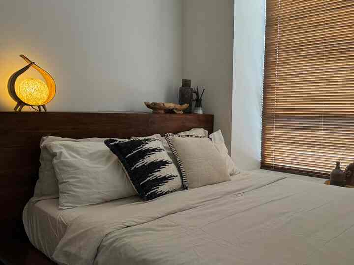 Ruang tidur 🌙

#bedroom #tinyhouselivinghigh #japanesemidcentury #earthtone #bedroomidea