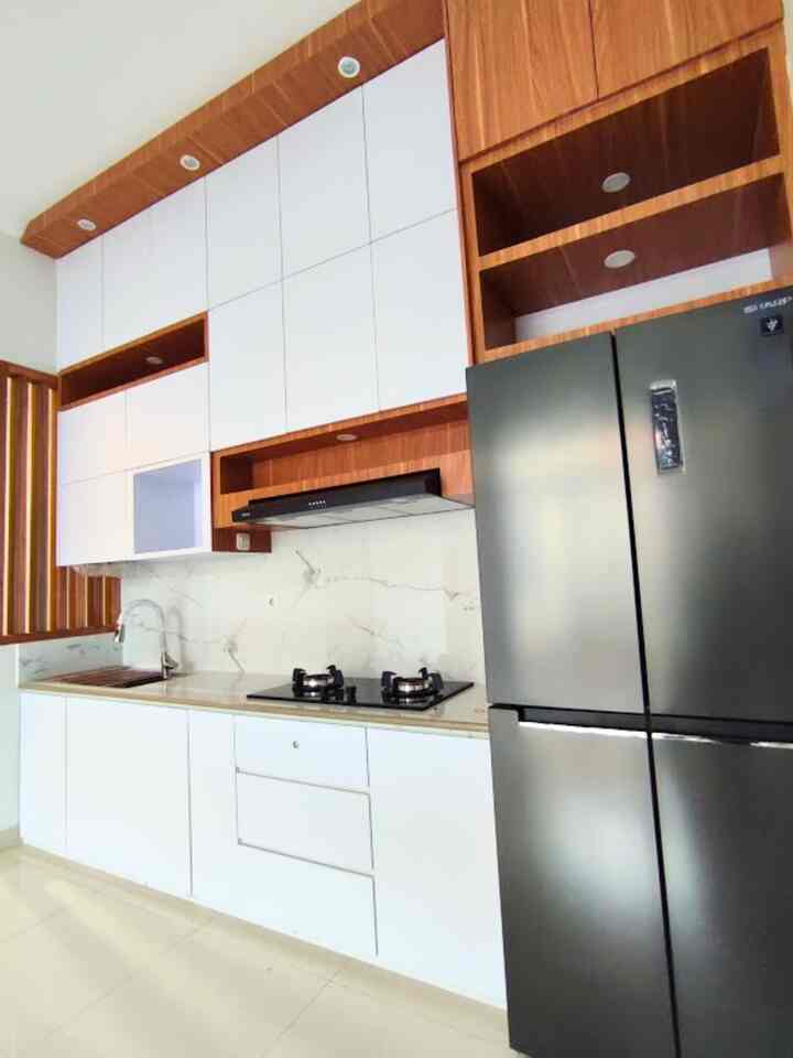 Ketika dapur menjadi lebih dari sekadar tempat memasak - menjadi tempat di mana kreativitas dan produktivitas bersatu. 🍳💻🎨 #DapurMultifungsi #Rumahdeveloper #japandi #tropical #dapur #KreativitasDiDapur