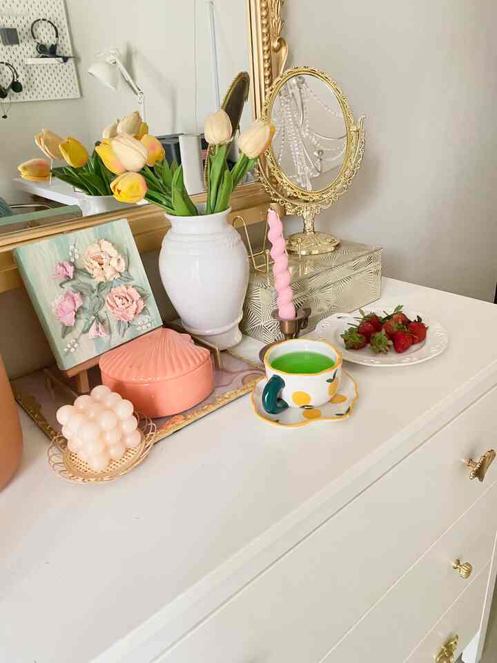 Selamat pagi tetangga online,
semoga harimu menyenangkan 🤍



#homeoffice #favoritecorner #aesthetic #idedekorasi #dekorlowbudget #classic