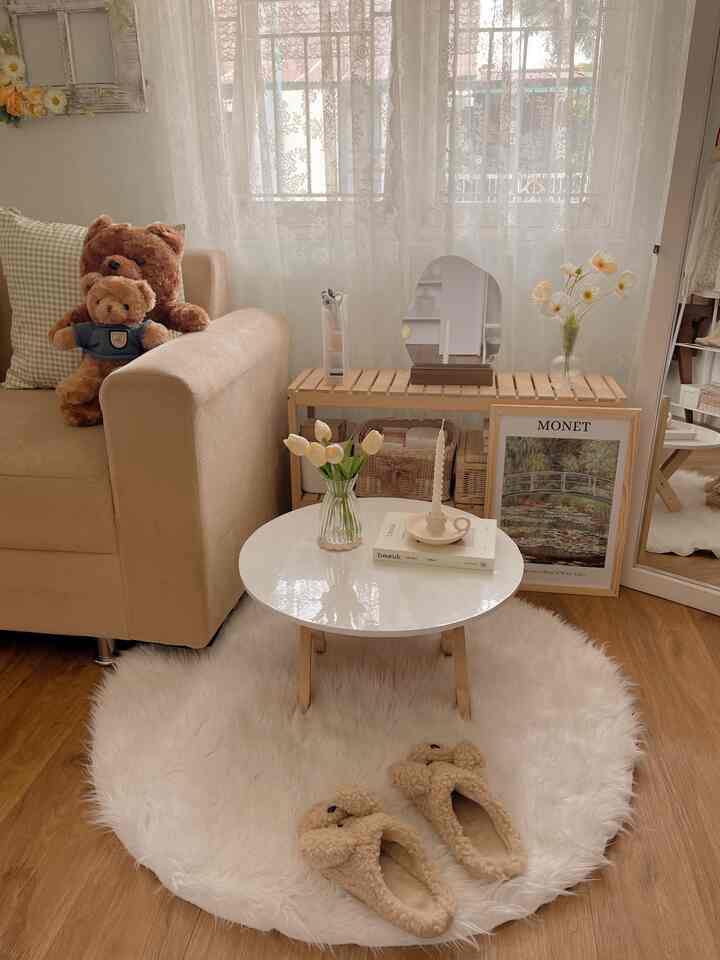 Warna rumah white & wood 
Dirumahku lebih dominan warna putih & kayu 
Untuk cat nya aku pilih warna ivory / putih tulang
Untuk perabotan rumah tangga / furnitur aku juga pilih warna putih & sebagian warna kayu 
Kenapa aku pilih warna itu karena menurutku itu warna netral ya kalem gitu ga gonjreng bgt warna2 pastel terkesan lebih hangat lembut & membuat ruangan terkesan lebih terang & luas 

#bringcolorsmyhome
#homecolorspalette
#homecolorsdesign
#koreanhouse
#minimalis 