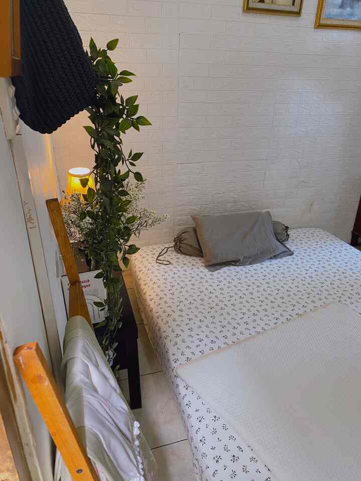 Kamar utama

Kamar 3x2 yang selalu dirindukan sehabis berkegiatan di luar maupun di dalam rumah. Sekedar bobo siang melepas penat.

#bedroom #dekorasikamartidur  #ikea  #kamartidur #belajarinterior 