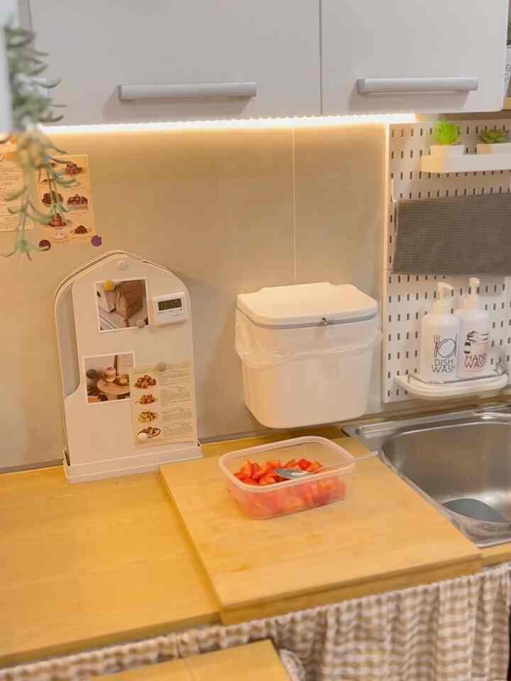 Timeless corner of my kitchen 🤭
.
.
.
.
#kitchen #cornerofmykitchen #timeless #kitchenidea #dapurmodern #dapurcantik #dapursederhana 