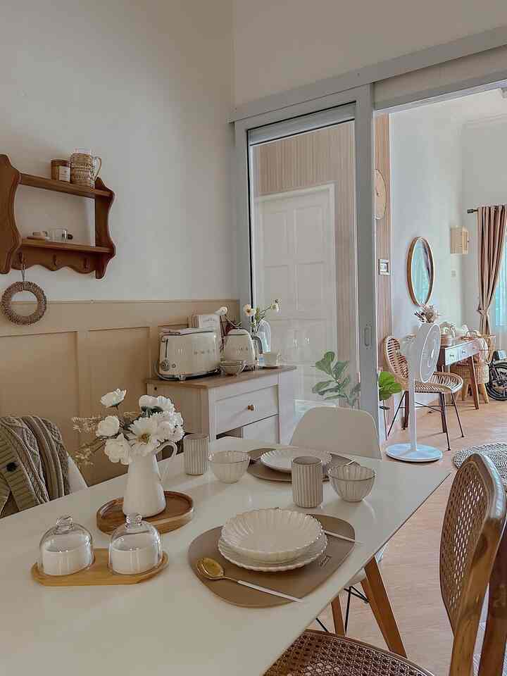  penataan meja ala ala 😍


#casaandria #tablesetting #tableware #perintilanrumah #dekorasimeja #dekorasimejamakan #scandikoreanhome #scandinavianhome