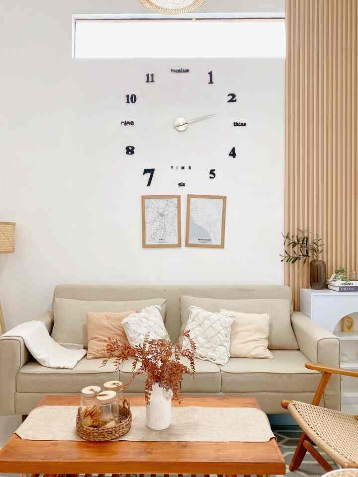 Masyaallah transformasi rumah ini dari 3 th terakhir. Dari yang polosan putih abu bahkan warna nabrak sana sini jadi white and wood. Masih terus berproses untuk menjadi rumah impian versiku🥰.

#myhomestory #myhomejurney #homesweethome #whiteandwood #scandinavian #bohemian 