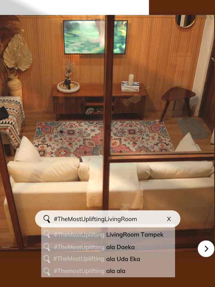 #TheMostUpliftingLivingRoom ala Tampek Daeka karena : ini adalah ruangan pertama yang dilihat ketika orang melompat ke Tampek Daeka. Ruangan ini menjadi tempat nongkrong, bercerita, menonton film, melakukan refleksi diri dan berbagai aktivitas lainnya di ruang tamu berukuran kecil ini. Agar lebih segar, saya selalu mengubah posisi sofa sesuai suasana hati saya hari itu. #InspoChallenge