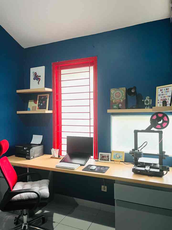 ✨Meja Belajar Anak✨

satu ruangan yg beda sendiri warna catnya. Warna catnya ini di request sama anak-anak. Meja belajarnya sendiri custom menyesuaikan lebar kamar anak, dan ini di desain untuk meja belajar 2 orang anak.

#depok #mejabelajar #kamaranak #inspirasimejabelajar #mejacustom #rumahtingkat #livewithkids #rumahperumahan #scandinavian 