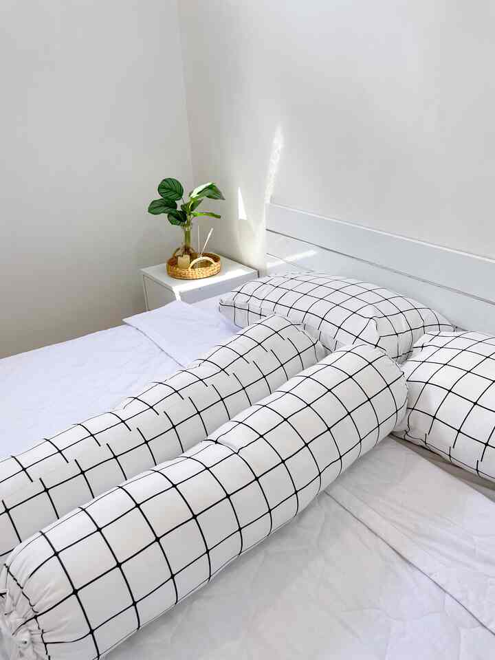 Set kamar tidur serba putih 🤍

#kamartidur #minimalist #dekorasikamar #dekorasirumah #modern #minimalismodern #bedroom #bedroomsetting