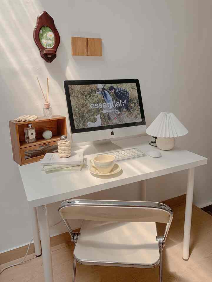 Tadi pagi ada sinar matahari masuk sambil sarapan sambil nyantai dimeja kerja 🤍

#mejakerja #meja #mejabelajar #studydesk #desk #desktour #mejabaca #mejahariini #desksetup