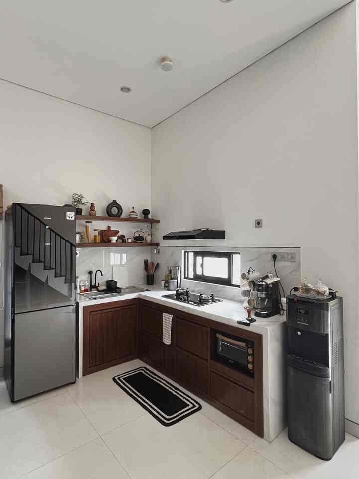 Hai Sabtu!🤎
#kitchenminimalist #dapurmodern #dapurminimalis #homecafe #rumahminimalis #rumahminimalismodern #kitchen