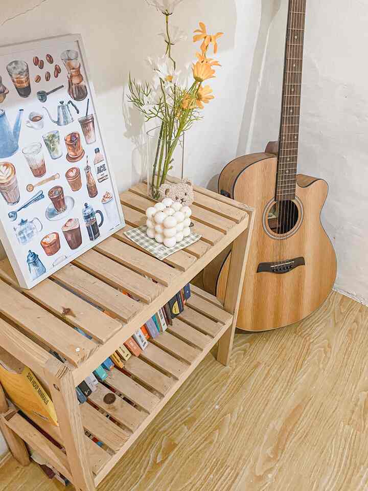 Malam minggu yang indah #bedroom #koreanbedroom #minimalis #bookshelf #rakbuku #favoritecorner #japandi