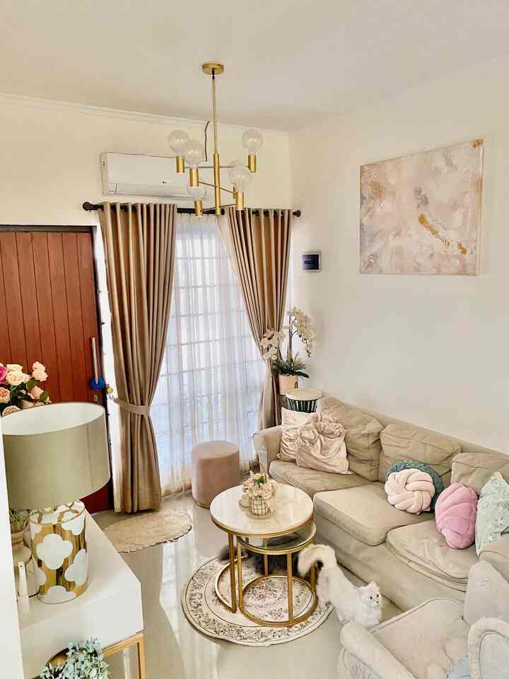 hai hai tetangga online dapat salam dari ruang tamuku yg blm banyak perubahan hehehehe 



#homesweethome #homedecor #homeaesthetic #homedecorenthusias #home #neutralcolor