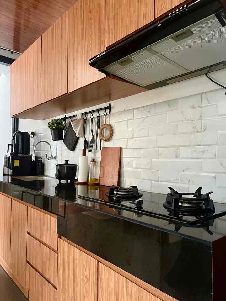 Selamat menikmati hari Selasamu semuanya! 🌻

#bruwnhouse #kitchen #kitchenideas #kitcheninspo #aesthetic #industrialkitchen #homedecor