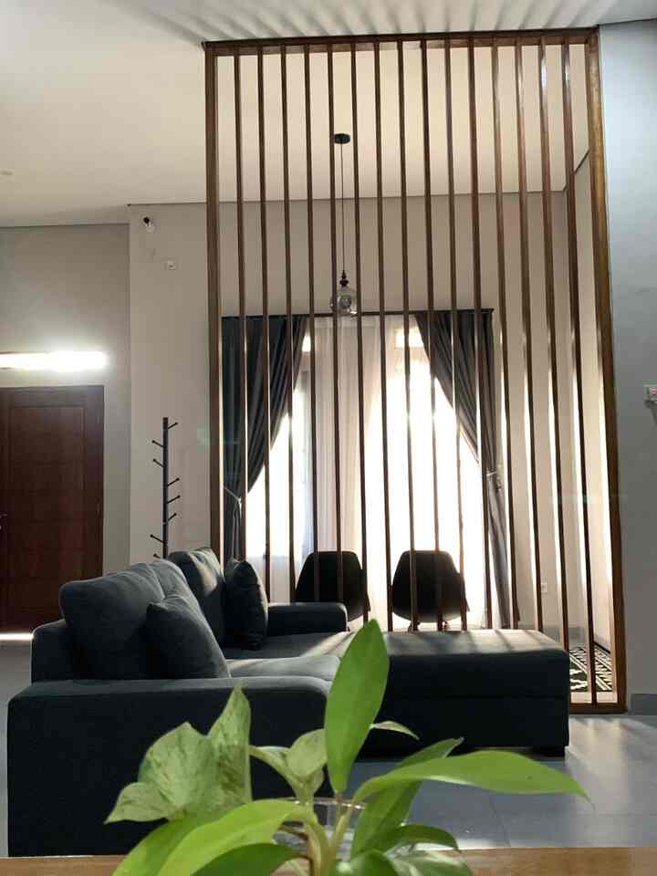 Terkadang dalam memilih furniture sering kesulitan dalam pemilihan warna. Tetapi apabila ruangan kalian dikelilingi dengan penacahayaan matahari yang bagus, kalian mempunyai kesempatan untuk memilih furniture dengan warna-warna cerah. Sedangkan apabila minim akan pencahayaan, lebih baik memilih furniture dengan warna yang lebih gelap untuk menyempurnakan ruangan kalianFancyBudgetMinim
 #LowEffortFancy
#SpillDecorLowBudget #minimalis #mordern #jaktim #jakarta #rumahmungil #rumahsecond