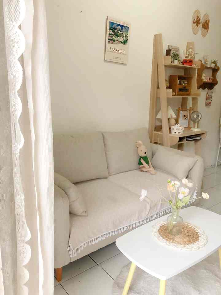 Salah satu My favorite room dirumah ini,setelah aktivitas diluar masuk rumah yang dituju pertama ruangan ini sekaligus tempat santai menikmati udara sejuk dipagi hari 🤍



#myfavoriteroom
#myhousestory
#myfavoeiteitems