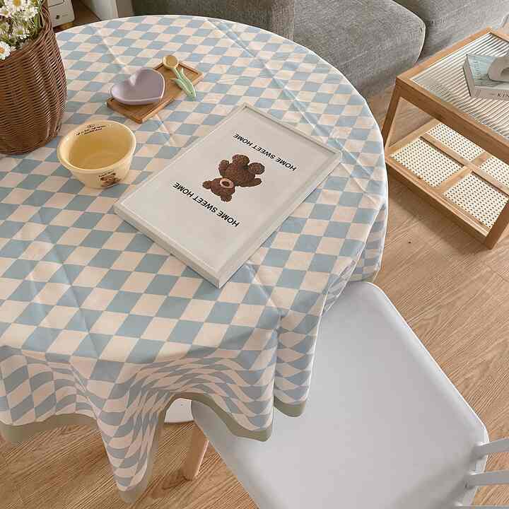 Menambahkan taplak meja estetik ,untuk meja makan mini ku🫶🏻 lucu banget motif pattern nya
Ruang makan sekaligus ruang tamu🫶🏻

#mejamakan #ruangmakanmini #aesthetictable #koreanstyle #dekorasirumah #homesweethome #rumahminimalis