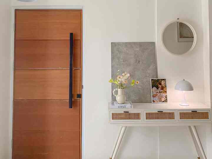 #homeinspo #minimalist #aesthetichomedecor #foyer #homedecor #foyerdecor