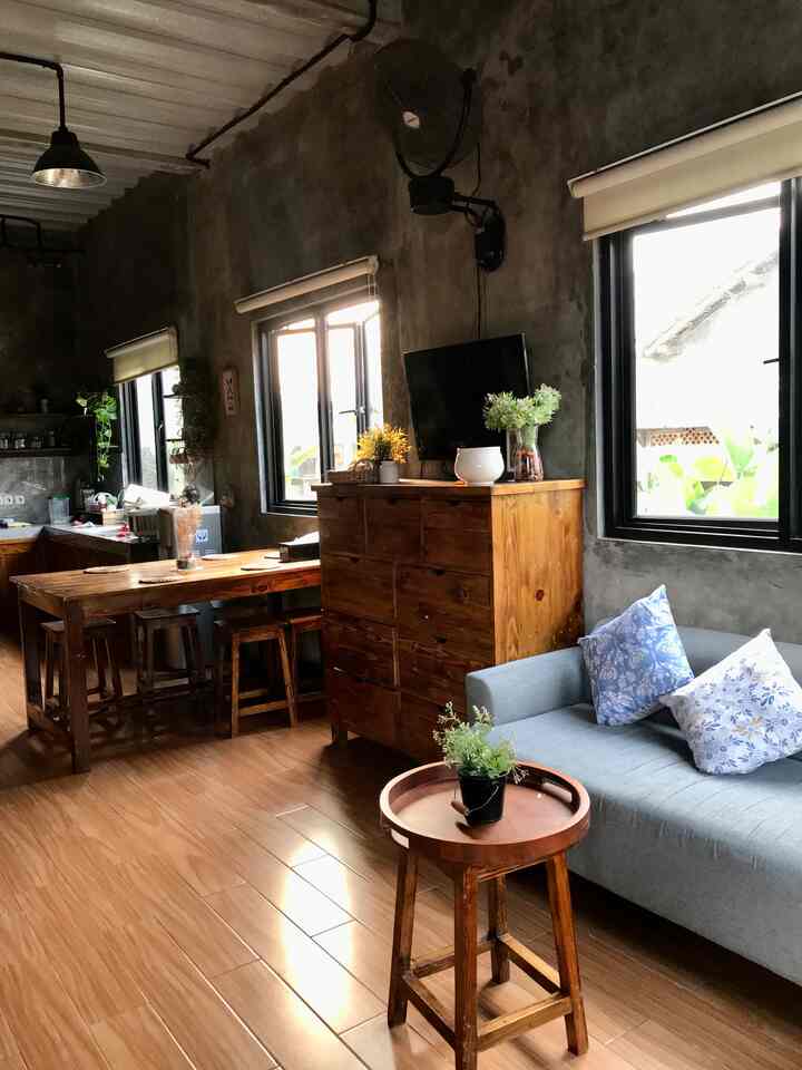 #livingroom #industrial yang berukuran #25m2 menyatu sampai dapur dengan bukaan banyak dan tanpa sekat