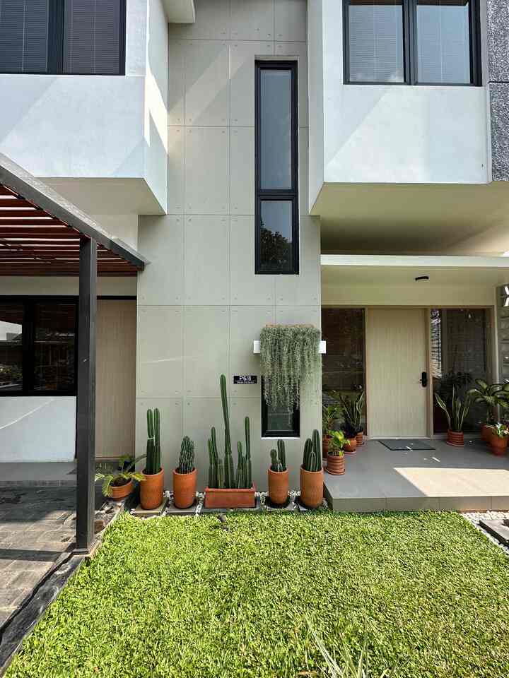 Fasad Rumah

Fasad rumah kami didominasi warna putih, abu, hitam dan terakota. Ketika renovasi kemarin, tidak semua kami ubah dari bangunan developer, demi menghemat budget. Sehingga sebagian masih menggunakan atap bawaan developer dengan genteng jadul. 

 

#designfasad
#idefasad
#inspirasifasad
#scandinavian
#nordic
#japandi
#koreanhome
#arieskamarina