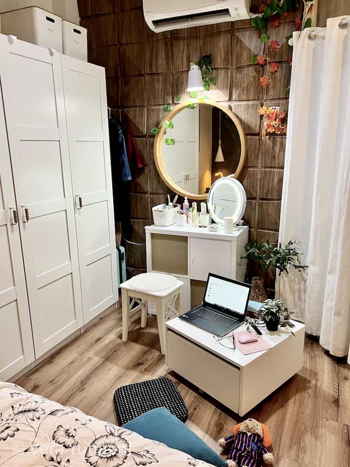 𝗠𝗮𝘀𝗶𝗵 𝗱𝗮𝗹𝗮𝗺 𝘀𝘂𝗮𝘀𝗮𝗻𝗮 𝗸𝗮𝗺𝗮𝗿, 𝘁𝗲𝗺𝗽𝗮𝘁 𝗮𝗸𝘂 𝗯𝗲𝗿𝗹𝗮𝗺𝗮𝟮 𝘂𝗻𝘁𝘂𝗸 “𝗻𝗴𝗮𝗺𝗮𝗿” … 😁
.
#ikea #ikeafejka #ikeaslakt #laciikea #lacikayu #cushioncover #cushionpillow #ikeafjadrar #alaskursi #bantalsofa #sarungbantal #kamarcozy #cozybedroom #mejakayu #laci #lacikayu 