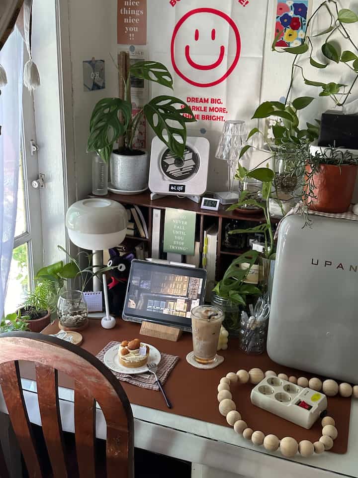 Not only is it the most aesthetic corner of the house, but it is also a place where I can find inspiration and rest for a while, unwinding from busy household work 💕

Inspired by South Korean decoration and using existing furniture, I made this work area a mid-century theme (yes, even though some people think this is a vintage style). However, it's not a problem. Whatever it is, I arranged this corner according to taste and made use of existing resources. So, it has its own style and characteristics.

And the most important thing is that it is not only aesthetic, but the spaces and corners of the house must be functional and can provide many benefits for the occupants 😘

#homedecor #homestyling #aesthetichomedecor #aestheticroom #deskarea