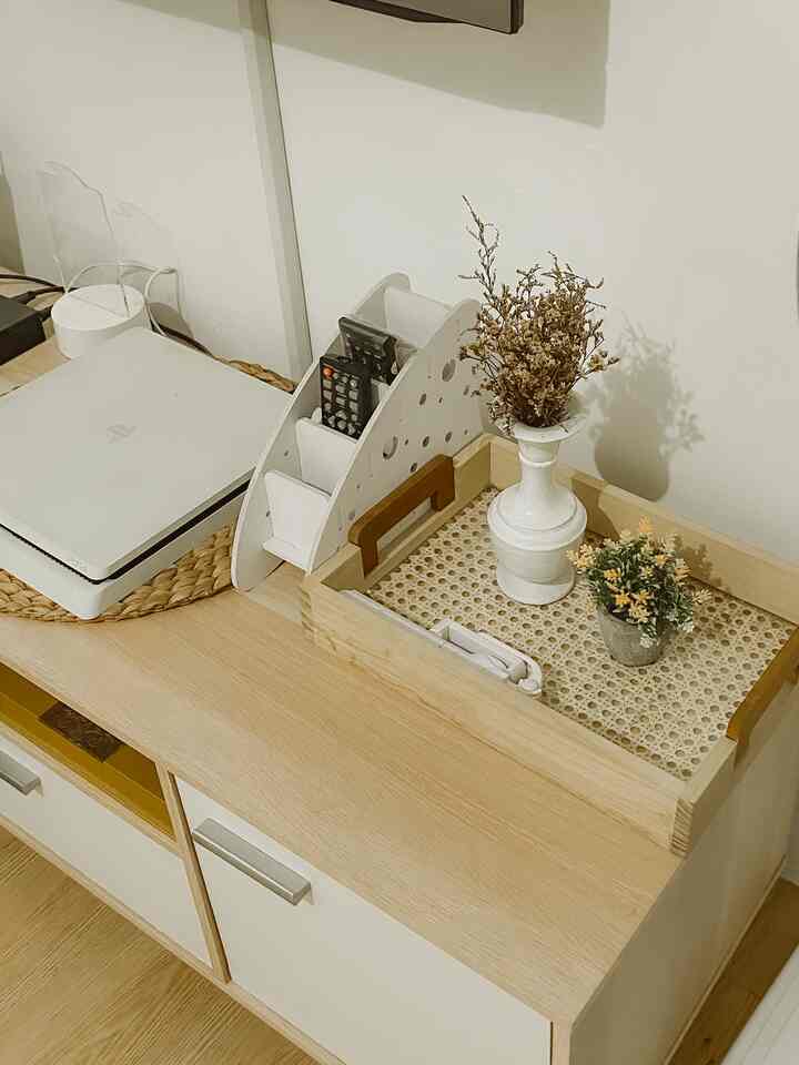 Beberapa sudut di ruangan favorite sekeluarga #livingroom #ruangtv #pernakpernik #tray