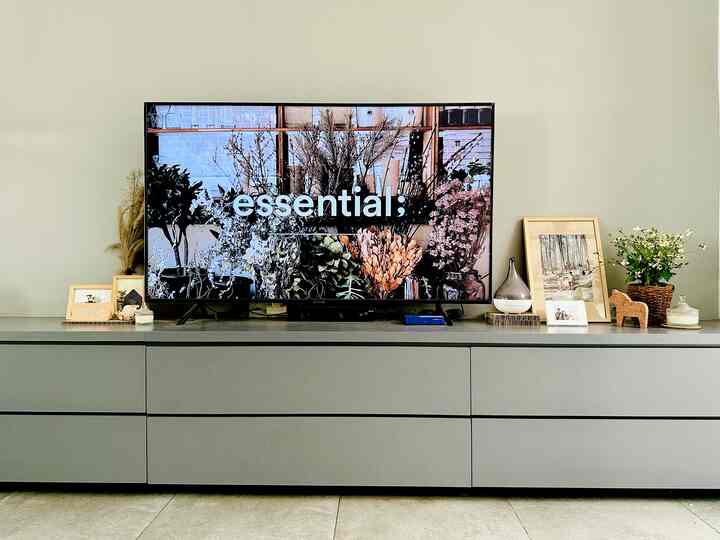 Hello everyone 😊
This time I want to share some of the items that I used to decorate the TV cabinet in the living room area of RFL House.
Hopefully it's useful 😊
#scandinavian #livingroom #livingroominspo #minimalist #homedeco #tvcabinet #homeinspo