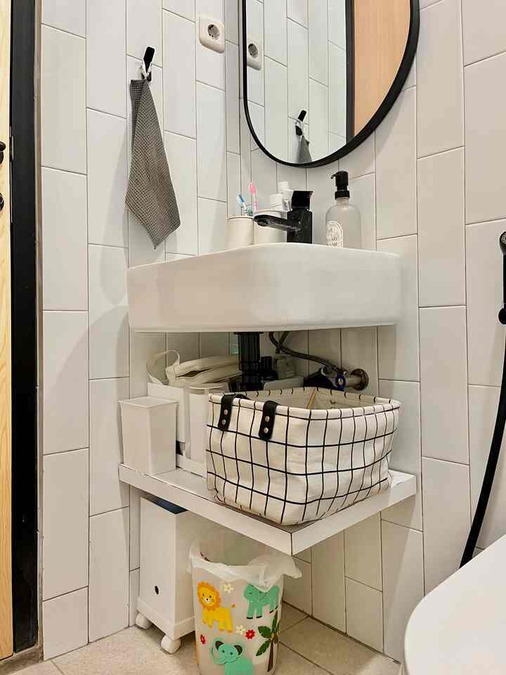 Printilan penyimpanan putih di kamar mandi monocrome🤍🤍

#kamar mandi putih
#penyimpanan putih
#kamarmandiminimalis
#printilankamarmandi
#kotak penyimpanan