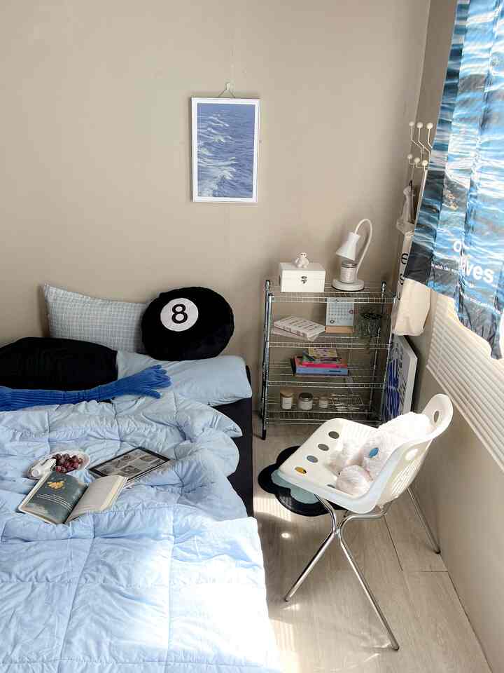 suasana pagi🩵🎱

#smallroom #roomdecor #roomstyling #bedroominspiration #blueroom #bedroomdecor #kamarremaja