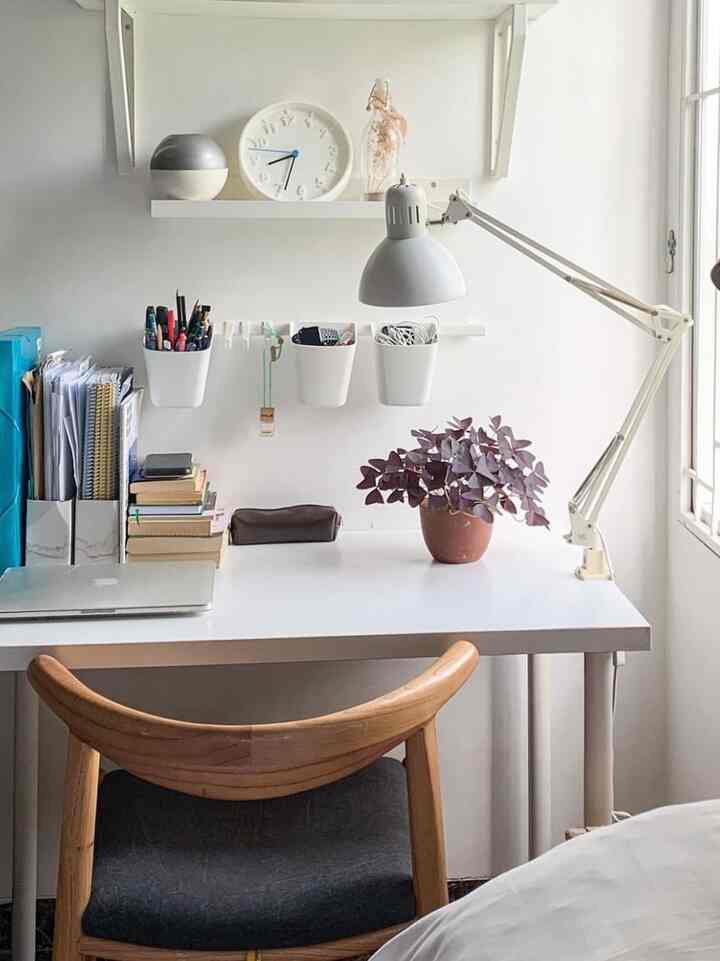 [ colouring your working environment using plants ]

Membuat suasana tempat kerja agar tidak membosankan bisa dengan menggunakan berbagai macam tanaman indoor. Semoga menginspirasi ^^ 

#thehk.room
#ruangkerja 
#dekorasiruangbelajar 
#indoorplants
#tanamanhias
#tanamanindoor 