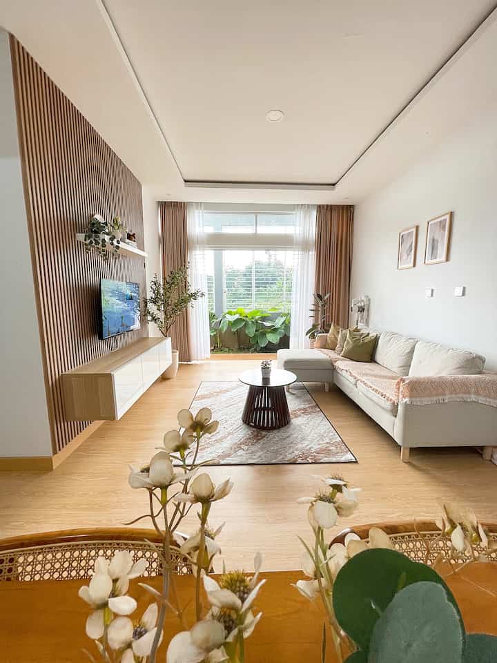 Tampilan baru di ruang tamu kita, warna coklat selalu menjadi pilihan 🤎🤎🤎
#ruang tamu #livingroomdecor #scandihome #tridzhome #scandiboho #ikea #homedecor