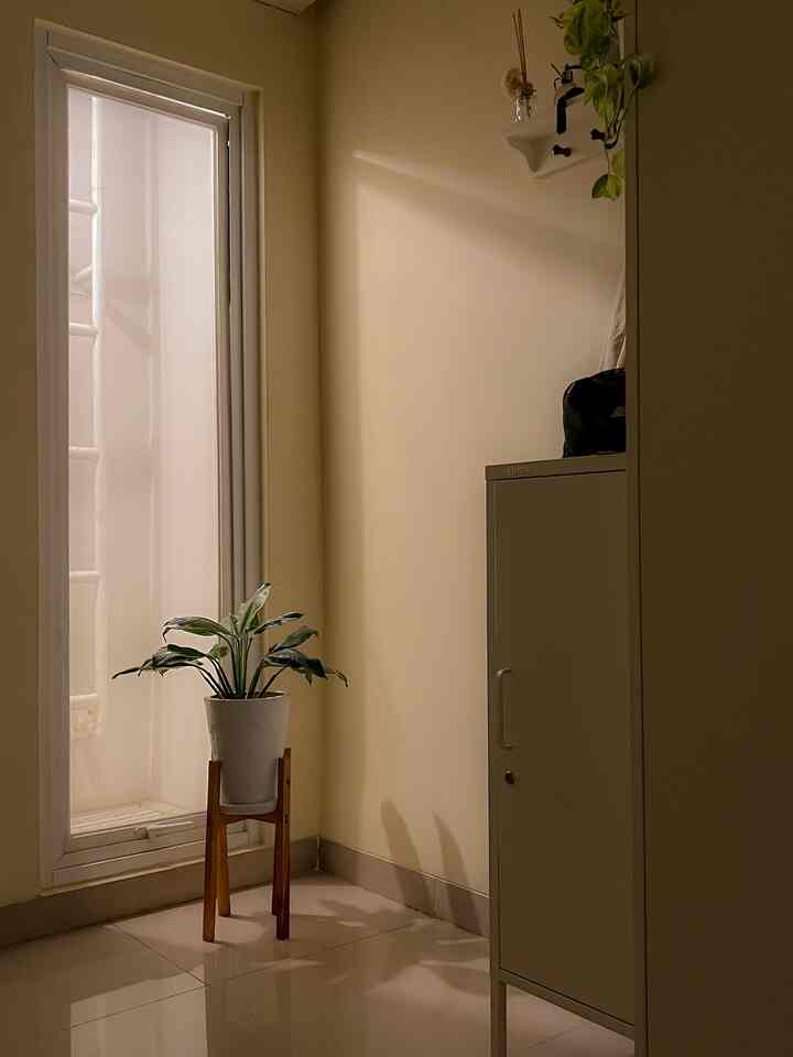 Suasana bedroom saat gelap. Masih banyak cahaya masuk dari jendela void dan luar

#minimalis #ruangtidur #kamartidur #kamartidurmininalis #rumahdeveloper #jakartabarat #petparent