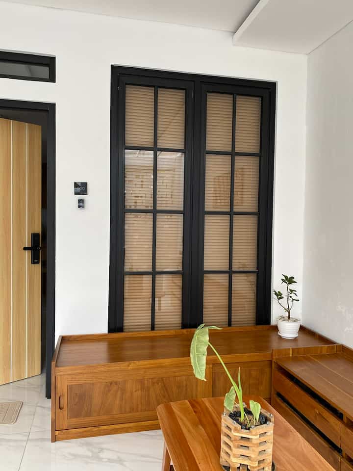 Day n night

#ruangtamu #japandi #housegram #rumahminimalis #ruangtamusemioutdoor #aesthetic #whiteandwood