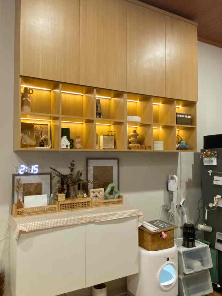 Hanging storage

Pemanfaatan area dinding sebagai storage cocok banget untuk rumah lahan terbatas. Jadi area lantai terasa lebih luas


#kylehome #ohouse #hangingcabinet #storage #rumahminimalis 