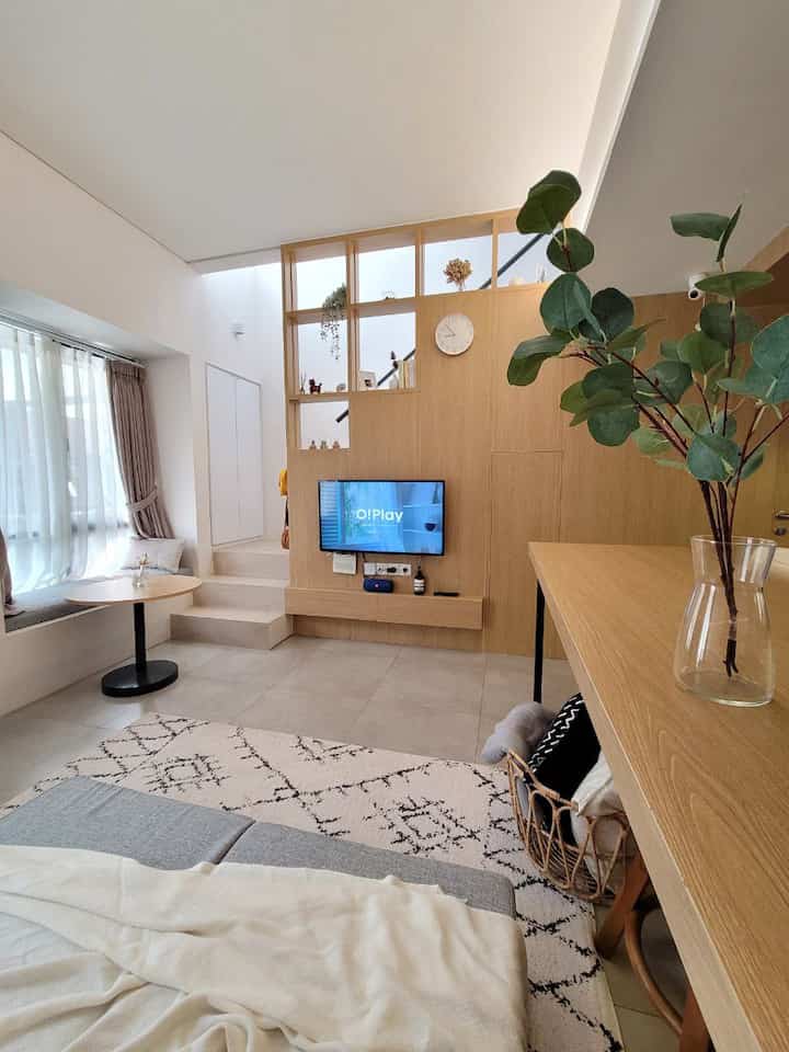 Suasana pagi ruang tamu~

#dekorasiruangtamu #japandi #japandihome #inspirasidekorasi #as3