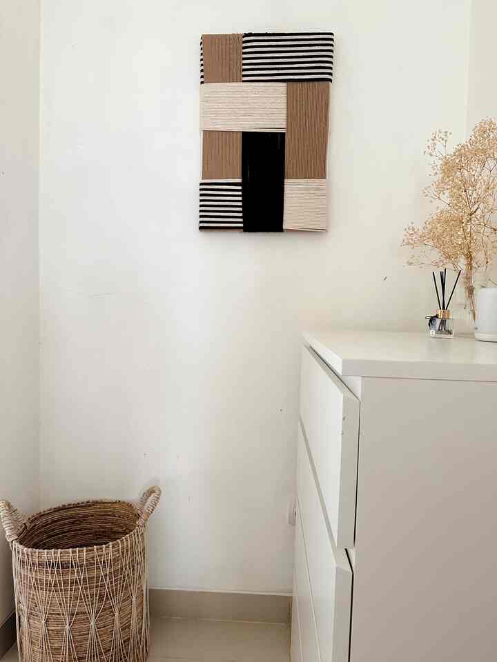 Spot di pojok kamar, tempat menyimpan pakaian sehari-hari. Kami menggunakan drawer dari IKEA dengan 4 laci. 2 laci di bagian atas untuk paksu dan 2 laci di bagian bawah untuk pakaian ku…

#kamarminimalis #penyimpananpakaian #drawer #ikea #bogor #kamaraesthetic #dekorasikamar