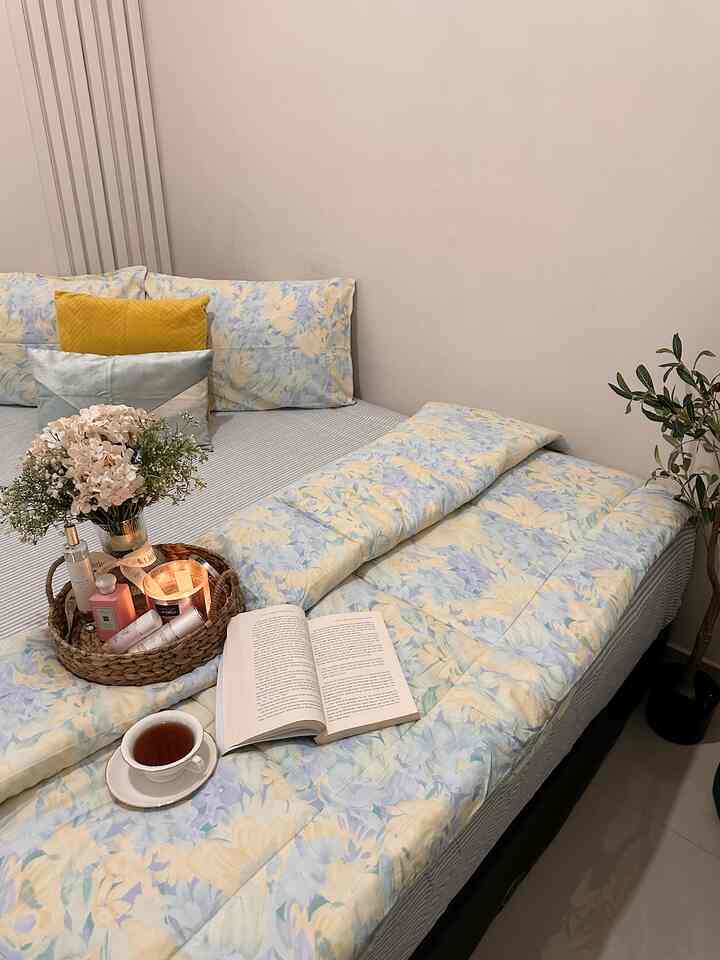 Dekorasi kamar tidur utama💛💚
#masterbedroom #bedroomdecor #bedsheet #minimalis #tinyhouse #bedsheetideas