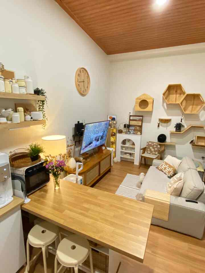 2つの部屋が1つになります。この安心感は本当に大きいです。家具を組み合わせてローテーションすることもできます。したがって、必ずしも新しいプリントであるとは限りません。

#カイルホーム #koreanhome #mejamakan #livingroom #diningroom #diningroom