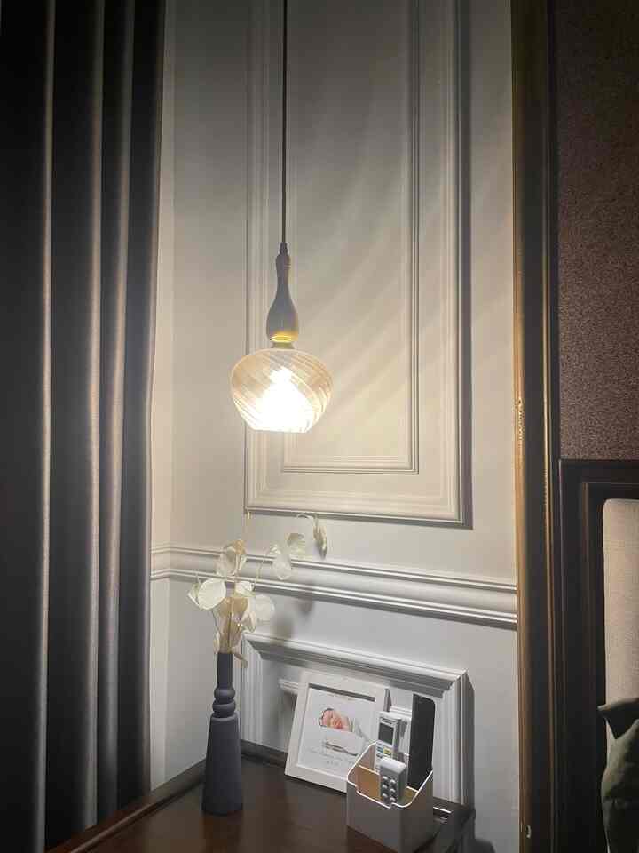 Night Vibes in My Bedroom

Aku suka banget sama cahaya lampu dari lampu gantung nakas, downlight, dan led light yang ada di kamar utama Rumah Shelica. Warna kuningnya yang warm membuat suasana kamae hangat dan nyaman layaknya di hotel berbintang🤍😁

#rumahshelica #nightvibes #lightingideas #ligthinginspiration