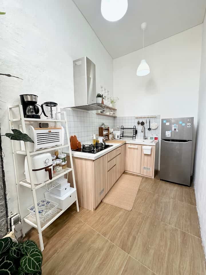 Perlengkapan dapur makin lengkap 🫶🏻

#inspirasidapur #kitchen #minikitchen #kitchenidea #dapurkecil #dapurmiring #dapurmini #dapurmungil