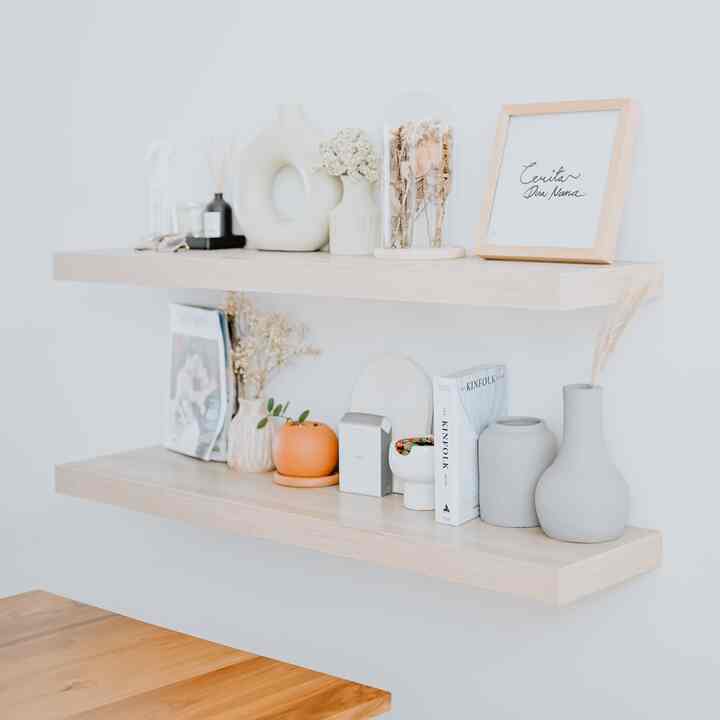 Salah satu spot yang disukai dari dining room ini adalah adanya open shelves ini. Karena aku suka dengan sesuatu yang dipajang diatas ambalan akhirnya kami memutuskan adanya ambalan ini untuk ditaruh vas ataupun pajangan dengan konsep yang senada dengan dapur dan ruang makan ini. 

#japandi #homedecorinspo #roomdecorinspo #aesthetichomedecor #scandinavian #minimalistdecor #rumahminimalist #openspacehomedecor #minimalist #tinyhome #customfurniture #customkitchenset #customjapandi #80m2  
#openshelves 