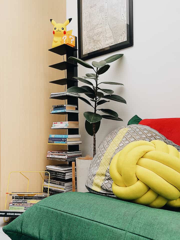 Pack up the books, so they're easy to reach and can actually be read, not just for display 🫢
#livealone #rumahmungil #rumahcluster #homedecor #livingroom #bookcase #library