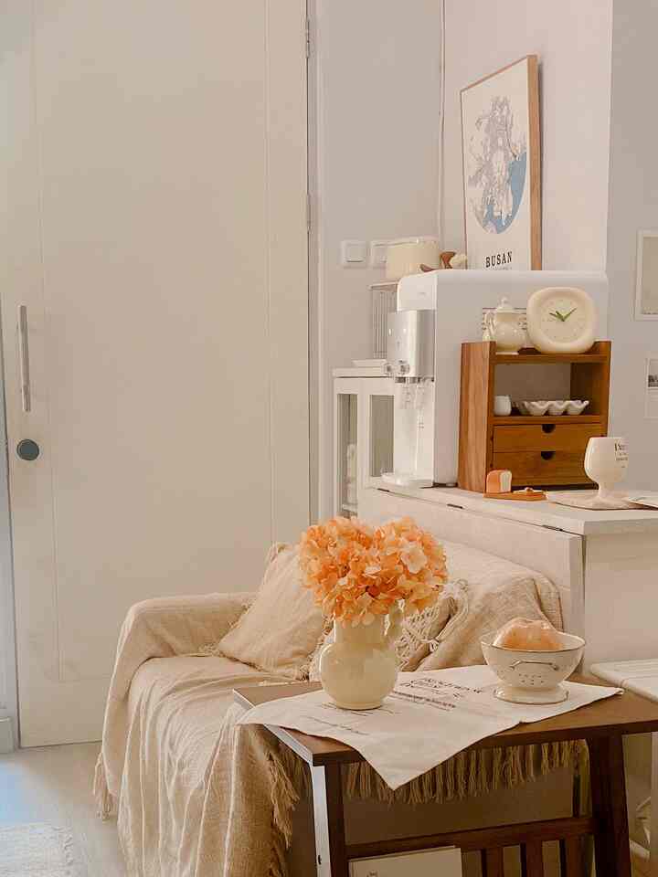 My mini corner slide for detail, still with the same color I used ivory color in the coffee tea spot at SAY Little Home, minimalist interior decoration in a small house #coffeespot #minimalis #rumahkecil #minicorner #minimalismodern #ivory #koreanstyle