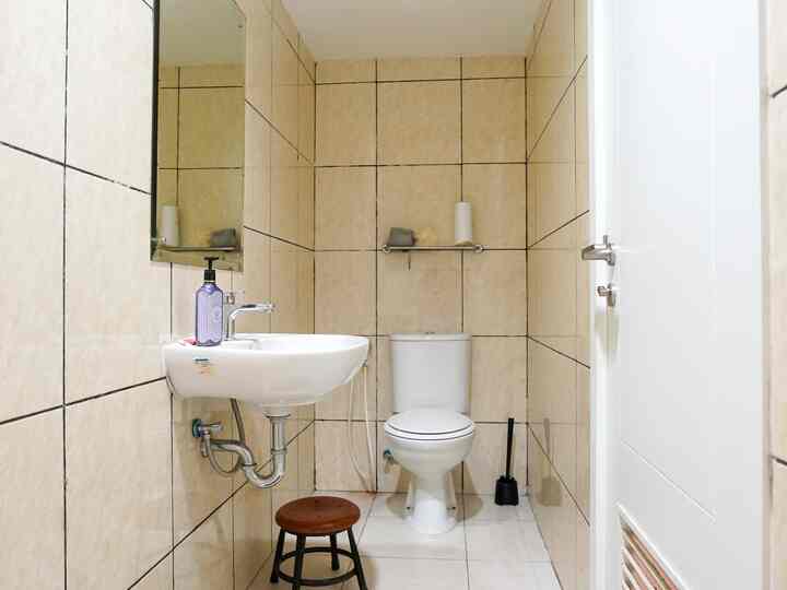 Toilet bawaan developer yang belum pernah dirombak #toiletkering #toiletdeveloper #rumahkecil #toiletkecil #rumahdeveloper #kamarmandiikea #kamarmandikecil 