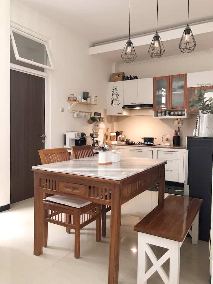 Ruang makan yang menyatu dengan dapur dari berbagai angle
Dari arah manapun tetep yess terlihat rame banyak barang🙈


#dapur
#dapursegaris
#ruangmakan
#hauz191
#mejamakan
#kitchenset
#mejaisland
#lampuruangmakan
#191m2
#Semarang
#rumahdualantai


