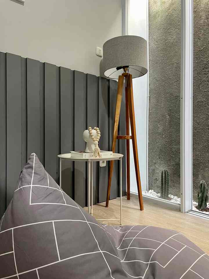 Make over sudut kamar menjadi pojok santai dengan styling dekorasi minimalis. 🩶

#sudutkamar #sudutruang #dekorasiruangan #inspirasidekor #inspirasiruangsantai 